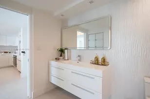 1800 N Bayshore Dr, Miami, FL 33132 - Photo 18