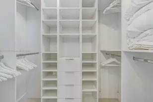 1800 N Bayshore Dr, Miami, FL 33132 - Photo 22