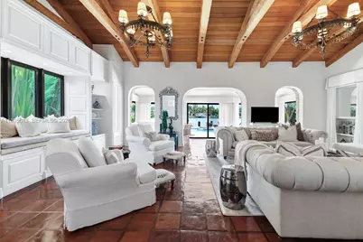 56 S Hibiscus Dr, Miami Beach, FL 33139 - Photo 8