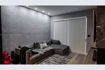 7221 NW 103rd Path, Doral, FL 33178 - Photo 10