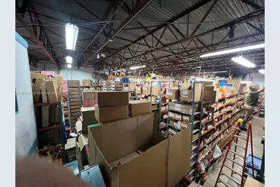 370 W 78th Rd, Hialeah, FL 33014 - Photo 16