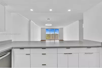 2801 NE 183rd St #1703W, Aventura, FL 33160 - Photo 8