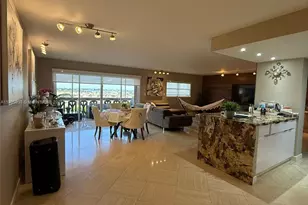 800 NE 195th St, Miami, FL 33179 - Photo 22
