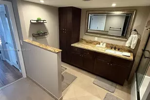 800 NE 195th St, Miami, FL 33179 - Photo 30