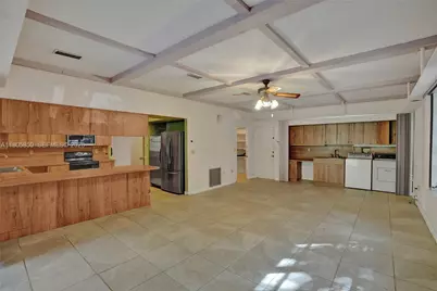 65 NE 152nd St, Miami, FL 33162 - Photo 38