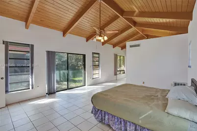 65 NE 152nd St, Miami, FL 33162 - Photo 20