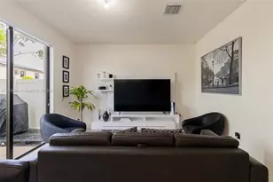 10966 W 33rd Way, Hialeah, FL 33018 - Photo 10