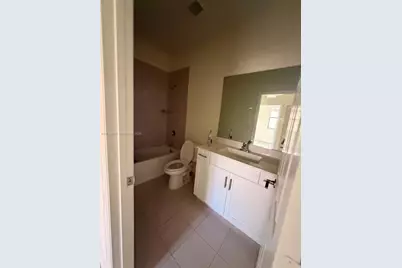 10966 W 33rd Way, Hialeah, FL 33018 - Photo 20