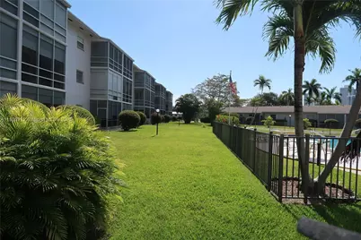 700 Layne Blvd #112, Hallandale Beach, FL 33009 - Photo 4