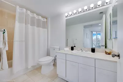 21205 Yacht Club Dr #701, Aventura, FL 33180 - Photo 18