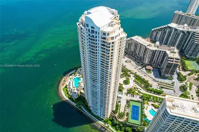 848 Brickell Key Dr #3803, Miami, FL 33131 - Photo 2