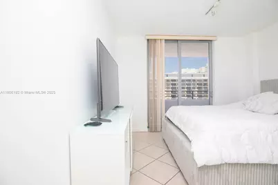 5555 Collins Ave #14U, Miami Beach, FL 33140 - Photo 32