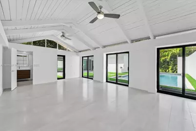 112 E 1st Ct, Miami Beach, FL 33139 - Photo 20