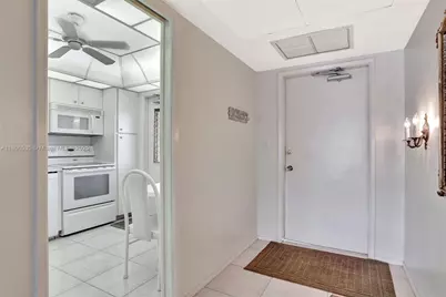 3091 N Course Dr #502, Pompano Beach, FL 33069 - Photo 2