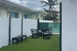 338 Roosevelt St, Hollywood, FL 33019 - Photo 18