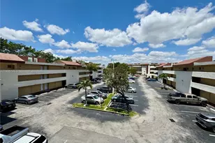 8810 Fontainebleau Blvd, Miami, FL 33172 - Photo 40