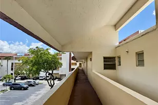 8810 Fontainebleau Blvd, Miami, FL 33172 - Photo 42