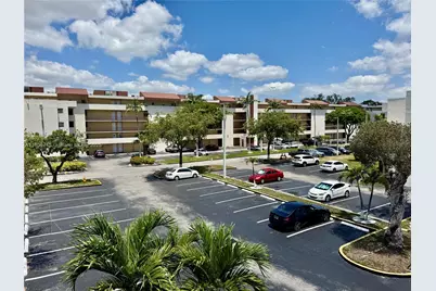 8810 Fontainebleau Blvd #318, Miami, FL 33172 - Photo 2