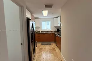 170 SE 14th St, Miami, FL 33131 - Photo 18