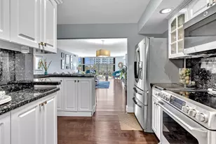 6423 Collins Ave, Miami Beach, FL 33141 - Photo 14