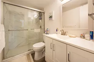 9823 S Hollybrook Lake Dr, Pembroke Pines, FL 33025 - Photo 18