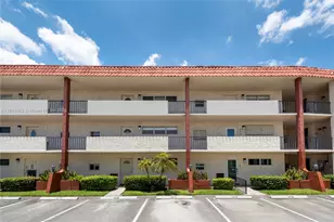 9823 S Hollybrook Lake Dr, Pembroke Pines, FL 33025 - Photo 1