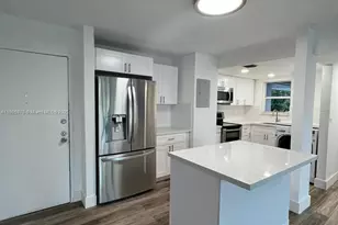 310 Fontainebleau Blvd, Miami, FL 33172 - Photo 4