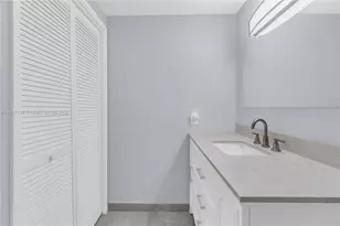 4400 Hillcrest Dr, Hollywood, FL 33021 - Photo 24