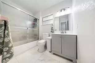 140 Royal Palm Rd, Hialeah Gardens, FL 33016 - Photo 22