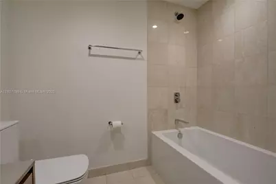 1000 Brickell Plz #2705, Miami, FL 33131 - Photo 28