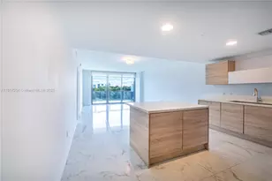 16385 Biscayne Blvd, North Miami Beach, FL 33160 - Photo 2