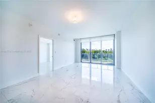 16385 Biscayne Blvd, North Miami Beach, FL 33160 - Photo 4