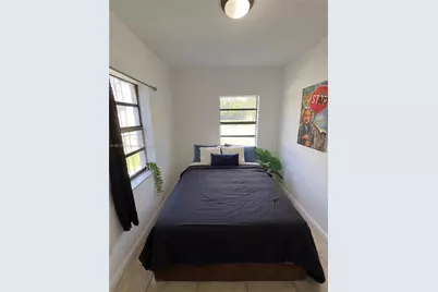 301 NW 37th St, Miami, FL 33127 - Photo 14