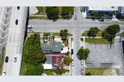 301 NW 37th St, Miami, FL 33127 - Photo 6