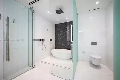 300 Biscayne Blvd Way #3509, Miami, FL 33131 - Photo 18