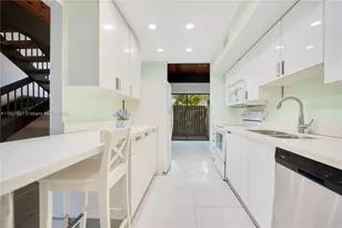 19412 NE 26th Ave, Miami, FL 33180 - Photo 6