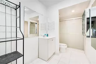 19412 NE 26th Ave, Miami, FL 33180 - Photo 16