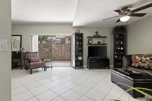 131 SW 97th Ave, Pembroke Pines, FL 33025 - Photo 4