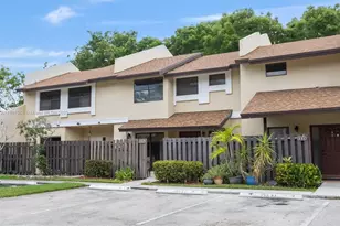 131 SW 97th Ave, Pembroke Pines, FL 33025 - Photo 26
