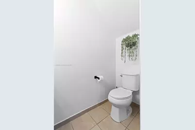 3508 W 88th Ter, Hialeah, FL 33018 - Photo 8