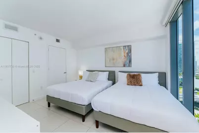 31 SE 6th St #2408, Miami, FL 33131 - Photo 8
