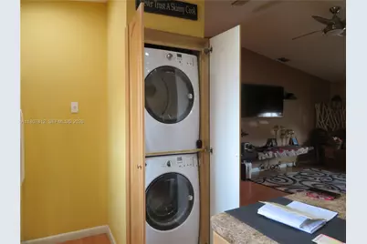 10017 W Okeechobee Rd #202, Hialeah Gardens, FL 33016 - Photo 8