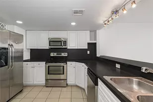 555 NE 15th St, Miami, FL 33132 - Photo 10