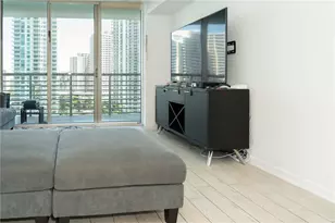 325 S Biscayne Blvd, Miami, FL 33131 - Photo 20