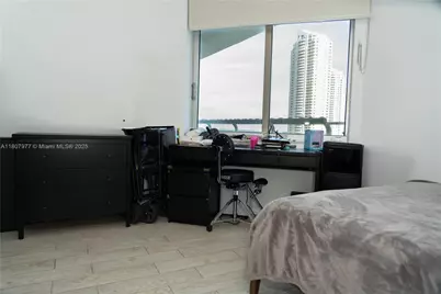 325 S Biscayne Blvd #1521, Miami, FL 33131 - Photo 34