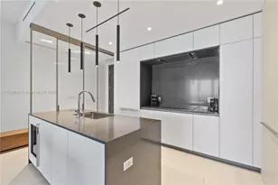 300 Biscayne Blvd Way, Miami, FL 33131 - Photo 12