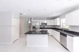 2006 Rosa Ct, Lehigh Acres, FL 33972 - Photo 4