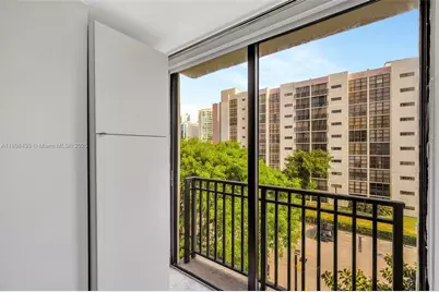 16919 N Bay Rd #521, Sunny Isles Beach, FL 33160 - Photo 12