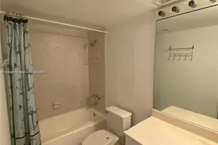 19390 Collins Ave, Sunny Isles Beach, FL 33160 - Photo 10