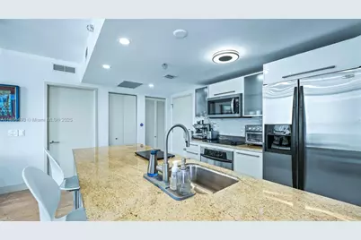 185 SW 7th St #2911, Miami, FL 33130 - Photo 10